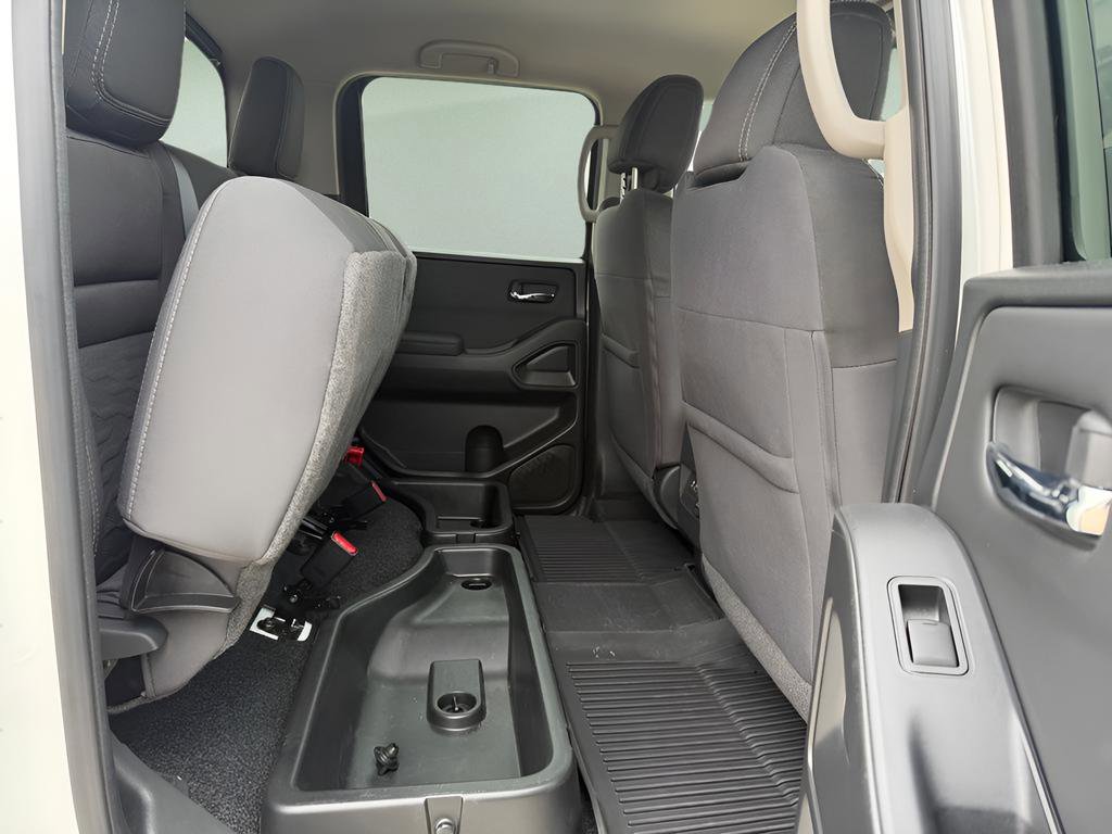 Certified 2022 Nissan Frontier SV image 10