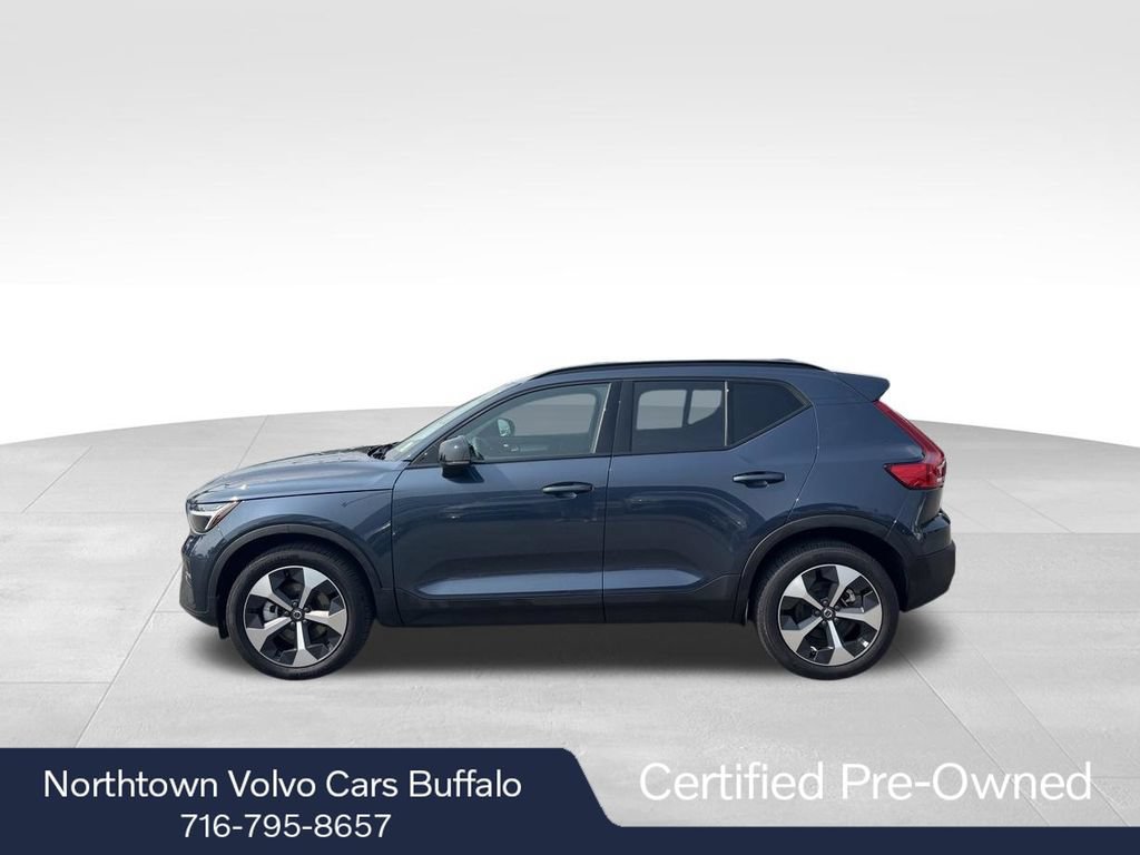 Certified 2026 Volvo XC40 B5 Core w/ Climate Package AWD/4WD image 2