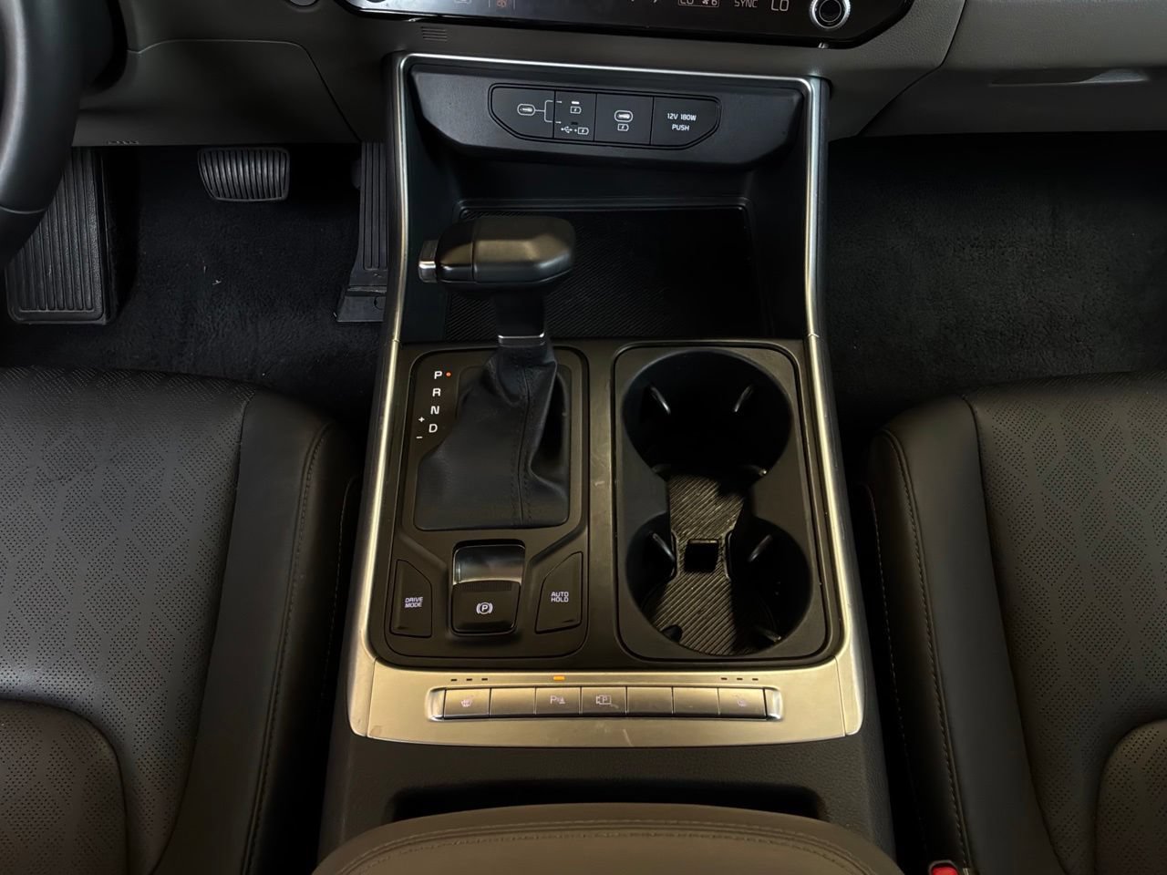 Used 2026 Kia Carnival FWD image 16