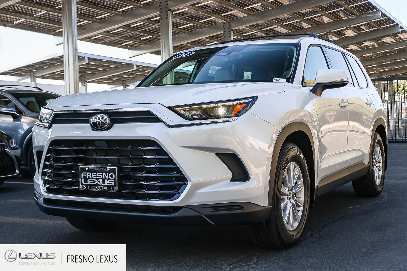 Used 2024 Toyota Grand Highlander XLE image 3