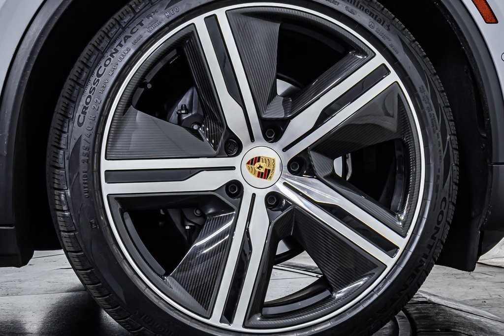 Certified 2025 Porsche Macan Electric image 22