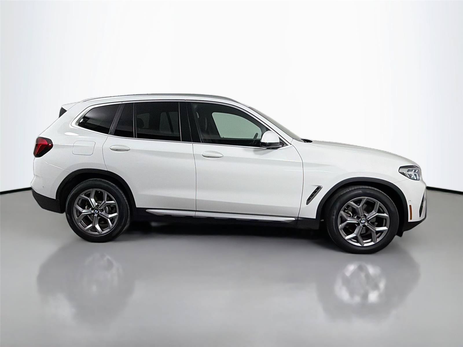 Certified 2023 BMW X3 sDrive30i w/ Convenience Package RWD image 5