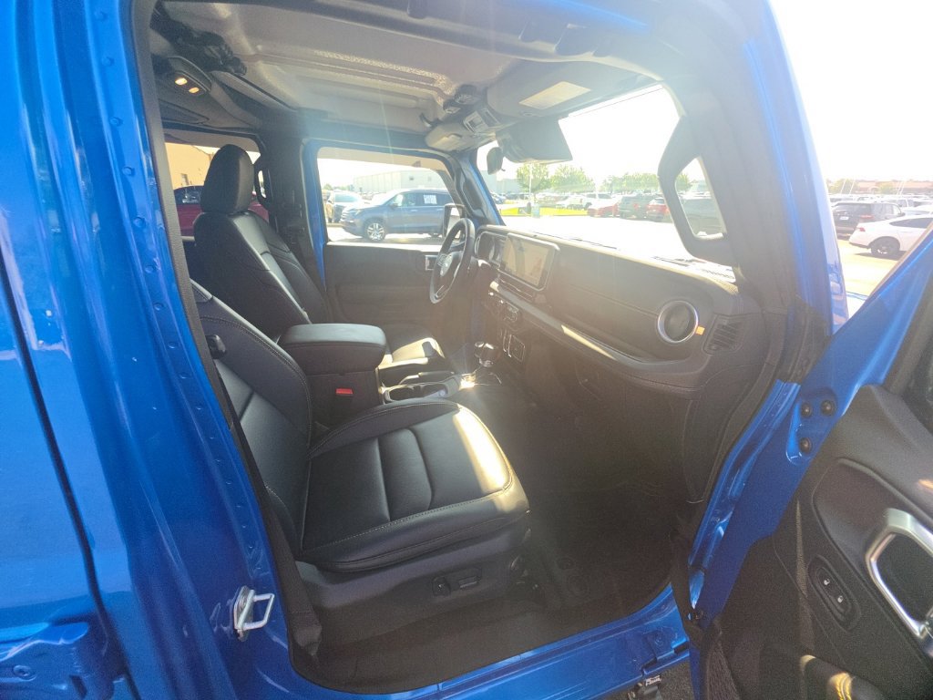 Used 2025 Jeep Gladiator Sport AWD/4WD image 31