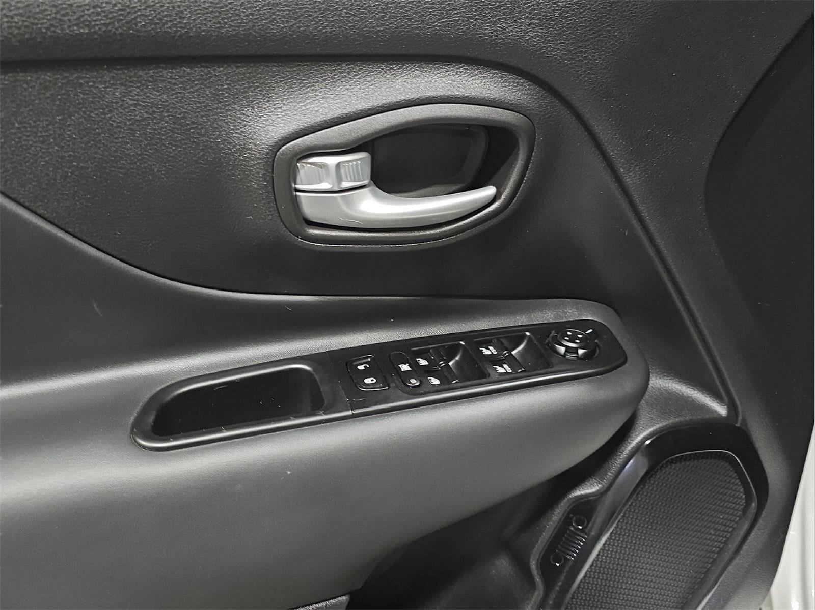 Used 2023 Jeep Renegade Altitude w/ Convenience Group I AWD/4WD image 9