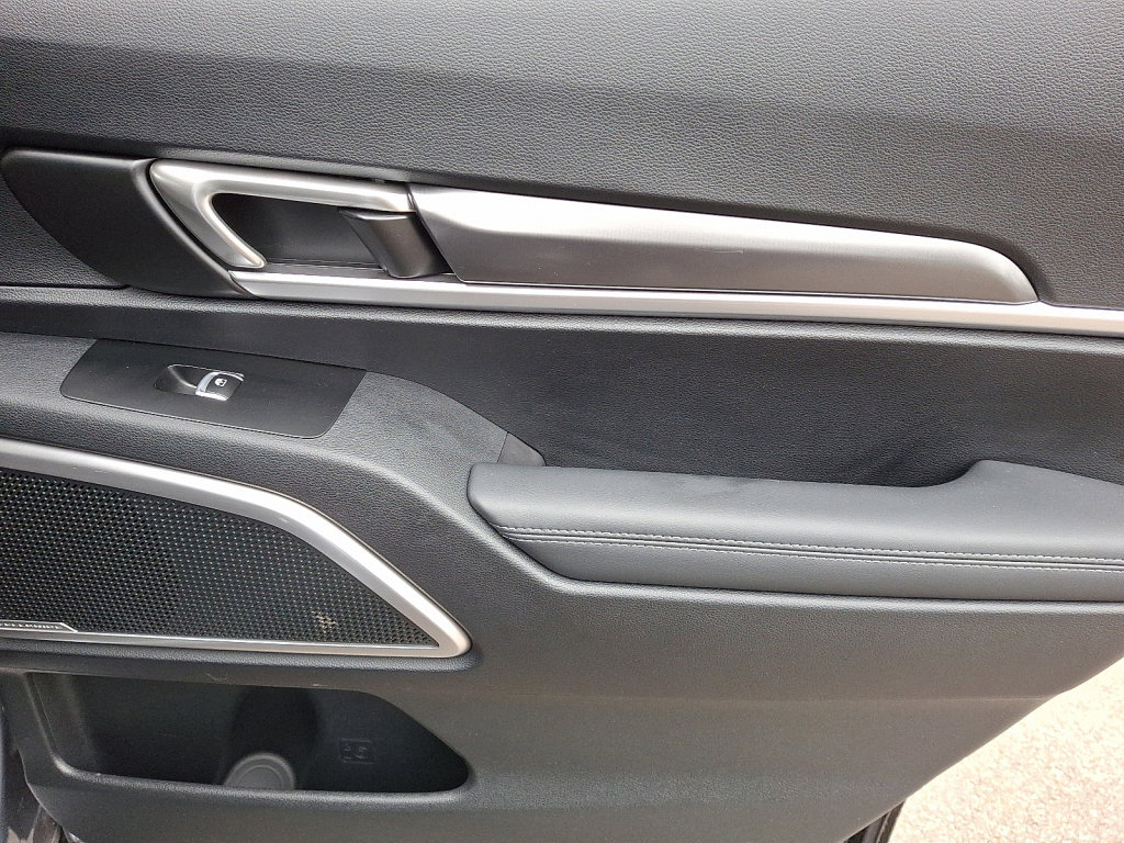 Used 2024 Kia Telluride LX image 14