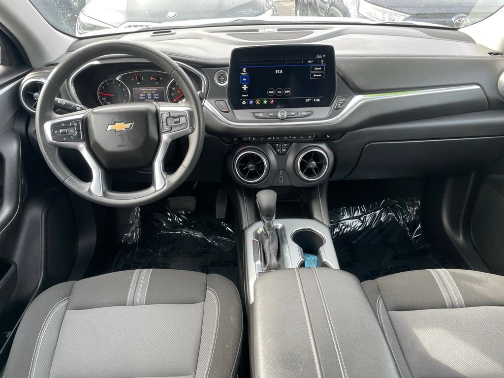 Used 2025 Chevrolet Blazer LT AWD/4WD image 11