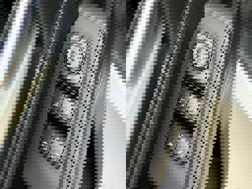 Used 2025 Chevrolet Silverado 2500 Custom w/ Custom Convenience Package image 16