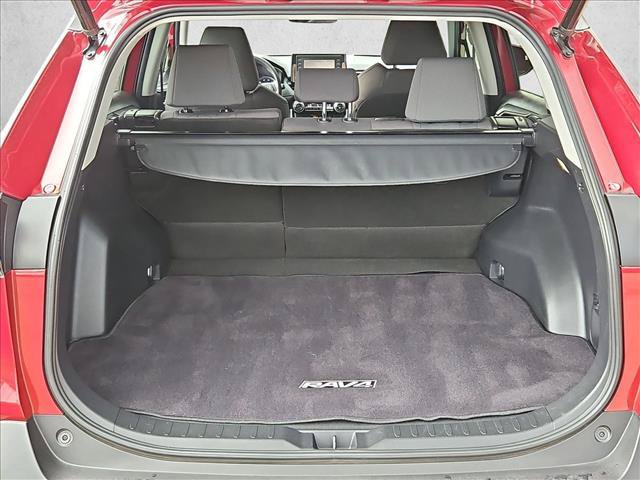 Used 2019 Toyota RAV4 XLE w/ Convenience Package FWD image 6
