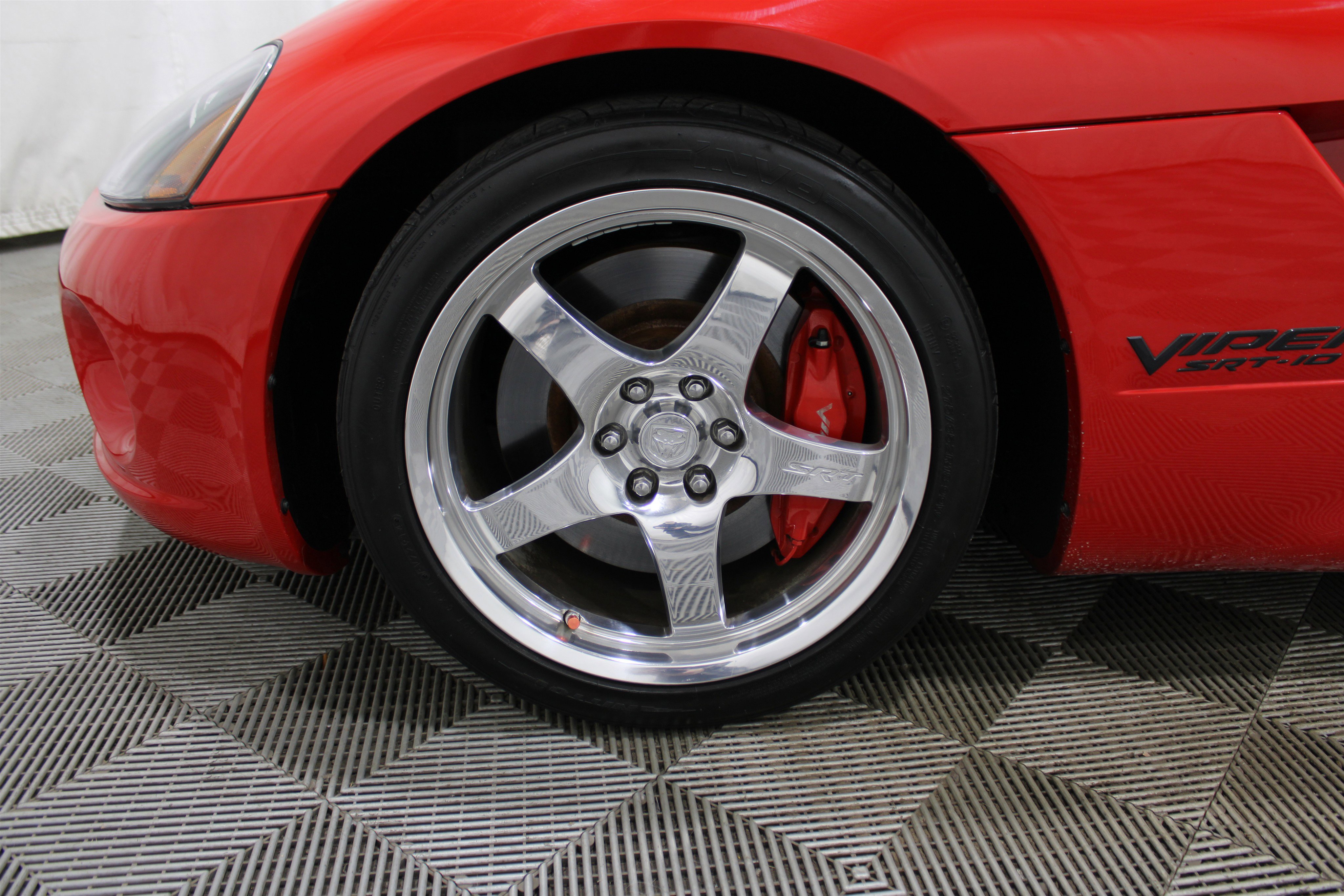 Used 2004 Dodge Viper SRT-10 RWD image 28