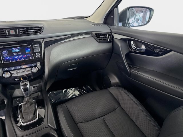 Certified 2022 Nissan Rogue Sport SL FWD image 25