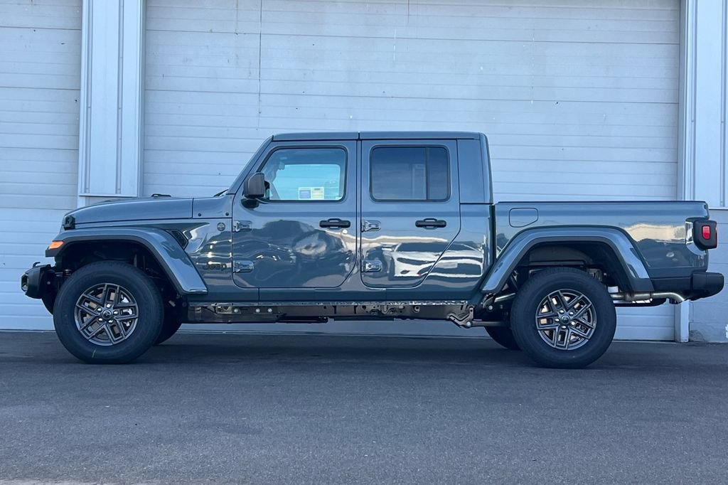New 2026 Jeep Gladiator Sport AWD/4WD image 7