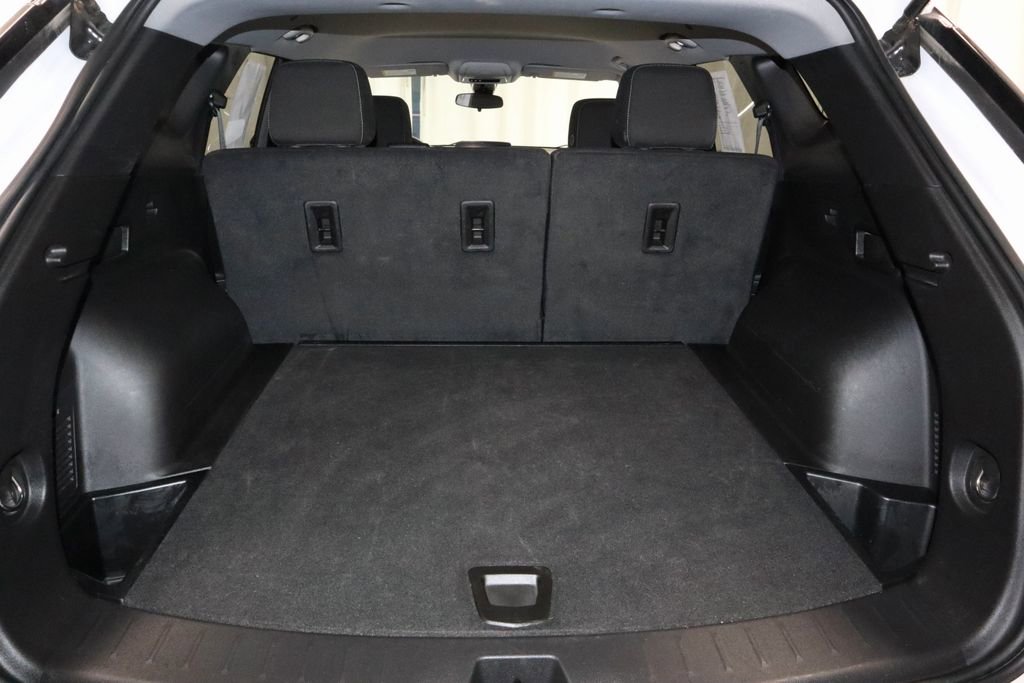 Used 2025 Chevrolet Blazer LT AWD/4WD image 14