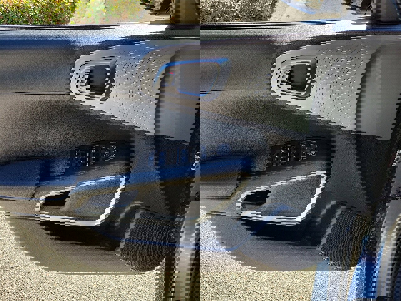 Used 2025 Kia Soul LX w/ LX Technology Package image 12