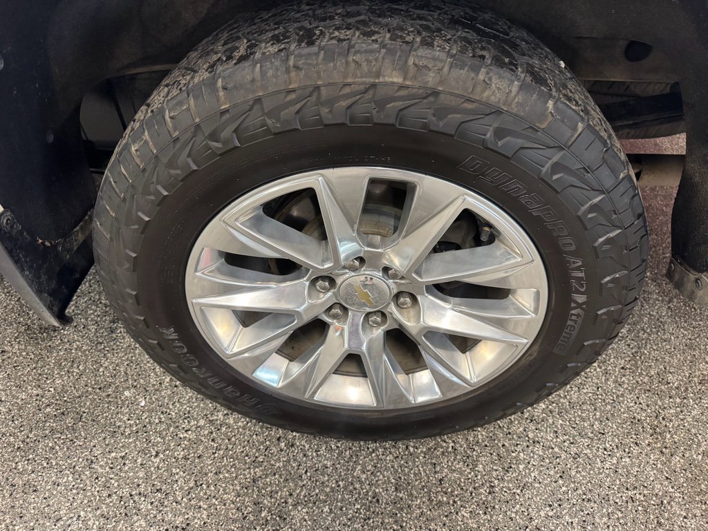 Used 2022 Chevrolet Silverado 1500 LTZ w/ LTZ Premium Package AWD/4WD image 14