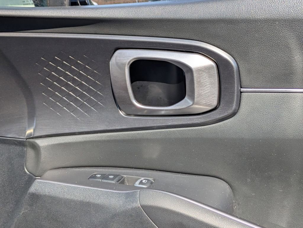 Used 2024 Kia Sorento S FWD image 32