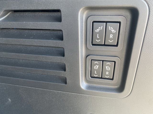 Used 2026 Chevrolet Traverse RS AWD/4WD image 17