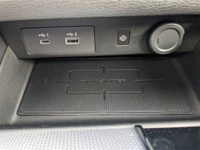New 2025 Mitsubishi Outlander SEL image 26