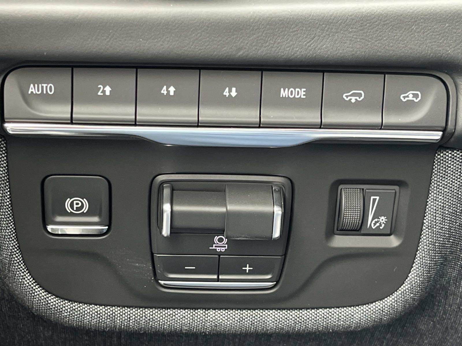 Used 2026 Cadillac Escalade Platinum Sport AWD/4WD image 31