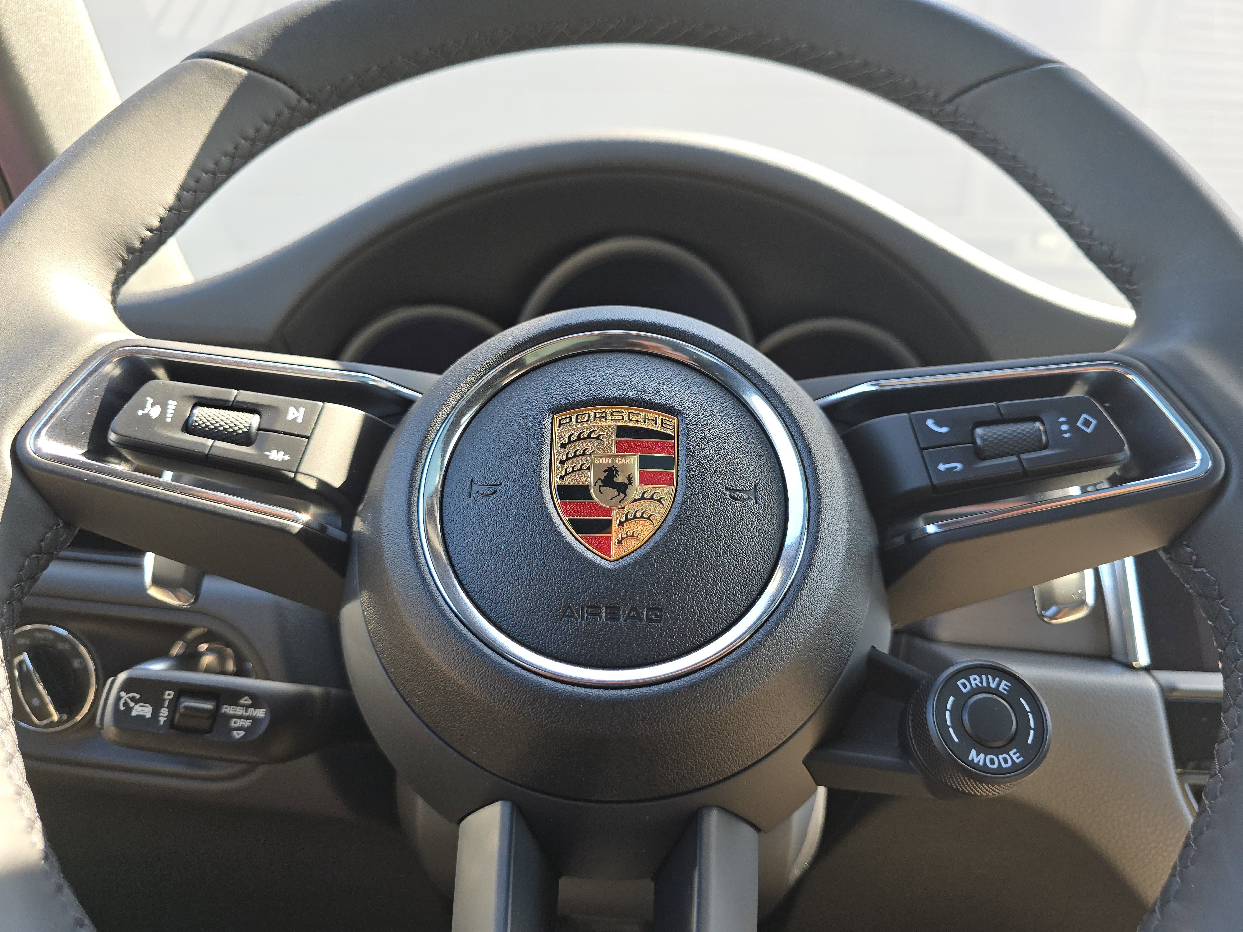 New 2025 Porsche Macan GTS image 26