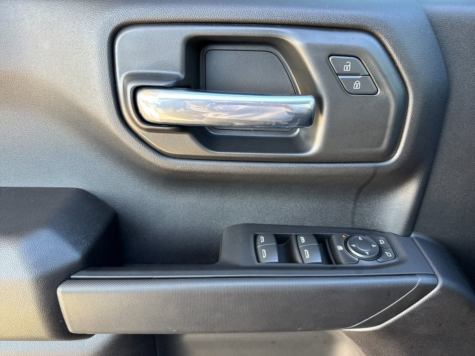 New 2026 Chevrolet Silverado 1500 Custom w/ LPO, Dark Essentials Package image 10