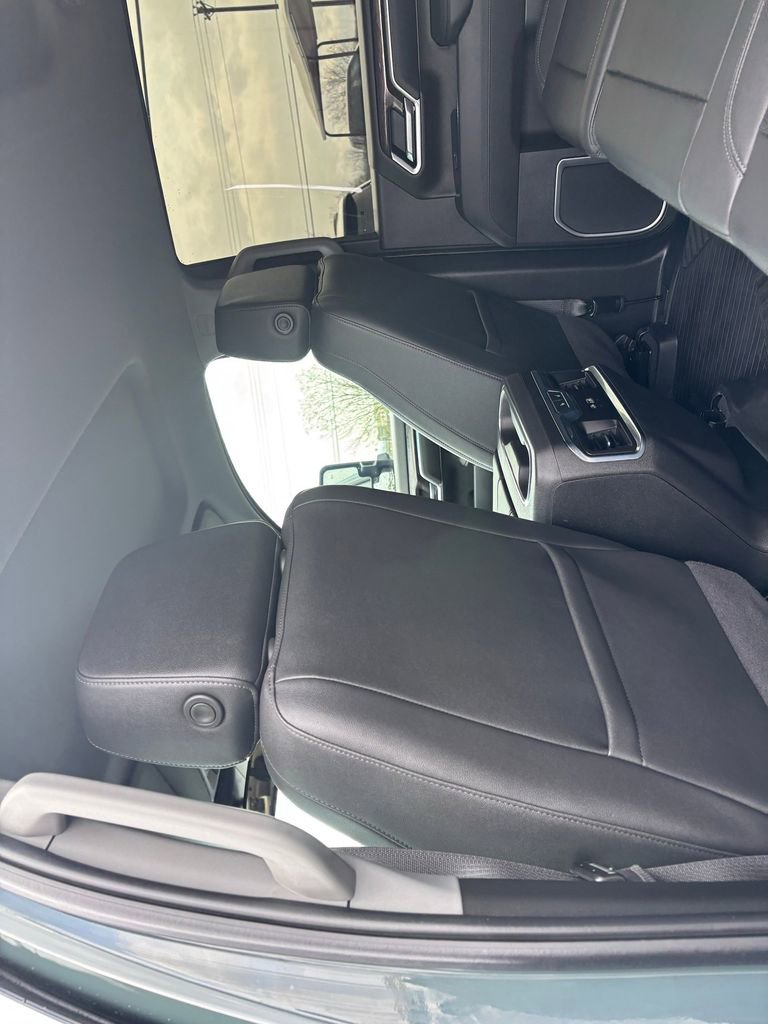 Used 2025 Chevrolet Silverado 2500 LTZ w/ LTZ Convenience Package image 23