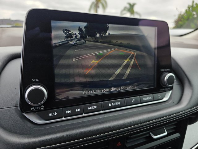 Used 2023 Nissan Rogue SV image 26