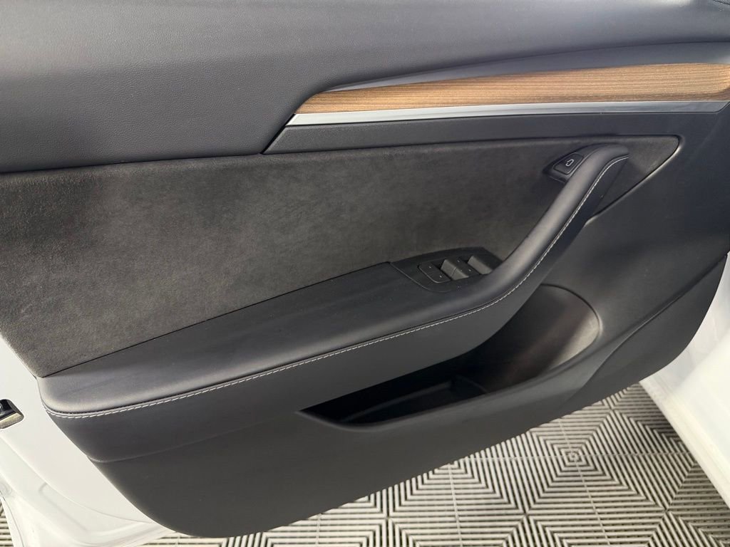Used 2023 Tesla Model 3 Standard Range image 25