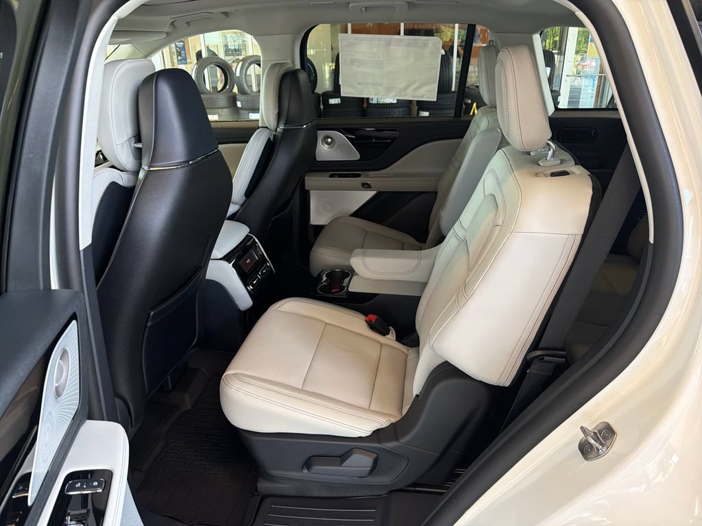 New 2026 Lincoln Aviator Reserve AWD/4WD image 14