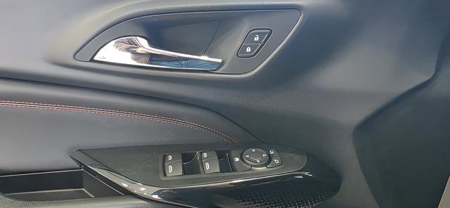 New 2026 Chevrolet Trax RS w/ Sunroof Package image 12