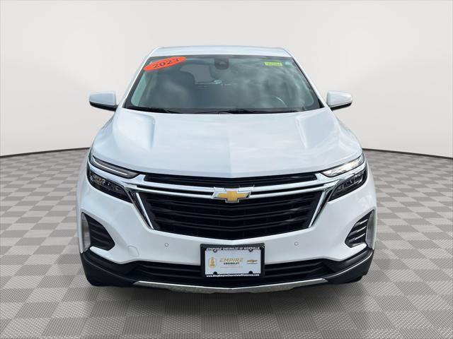 Used 2023 Chevrolet Equinox LT image 2