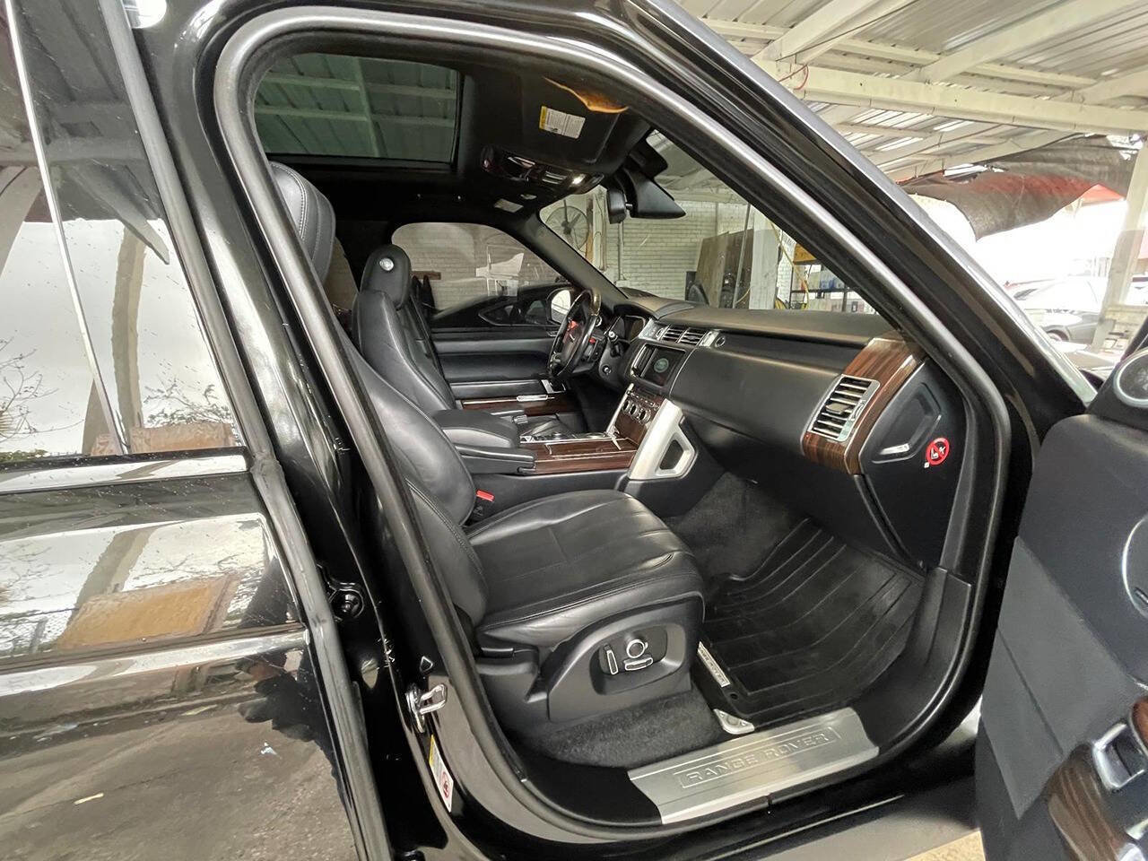 Used 2016 Land Rover Range Rover HSE AWD/4WD image 21