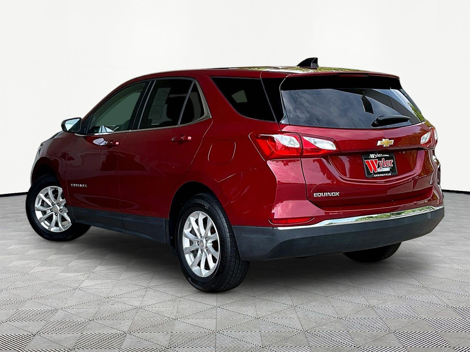 Used 2019 Chevrolet Equinox LT FWD image 4
