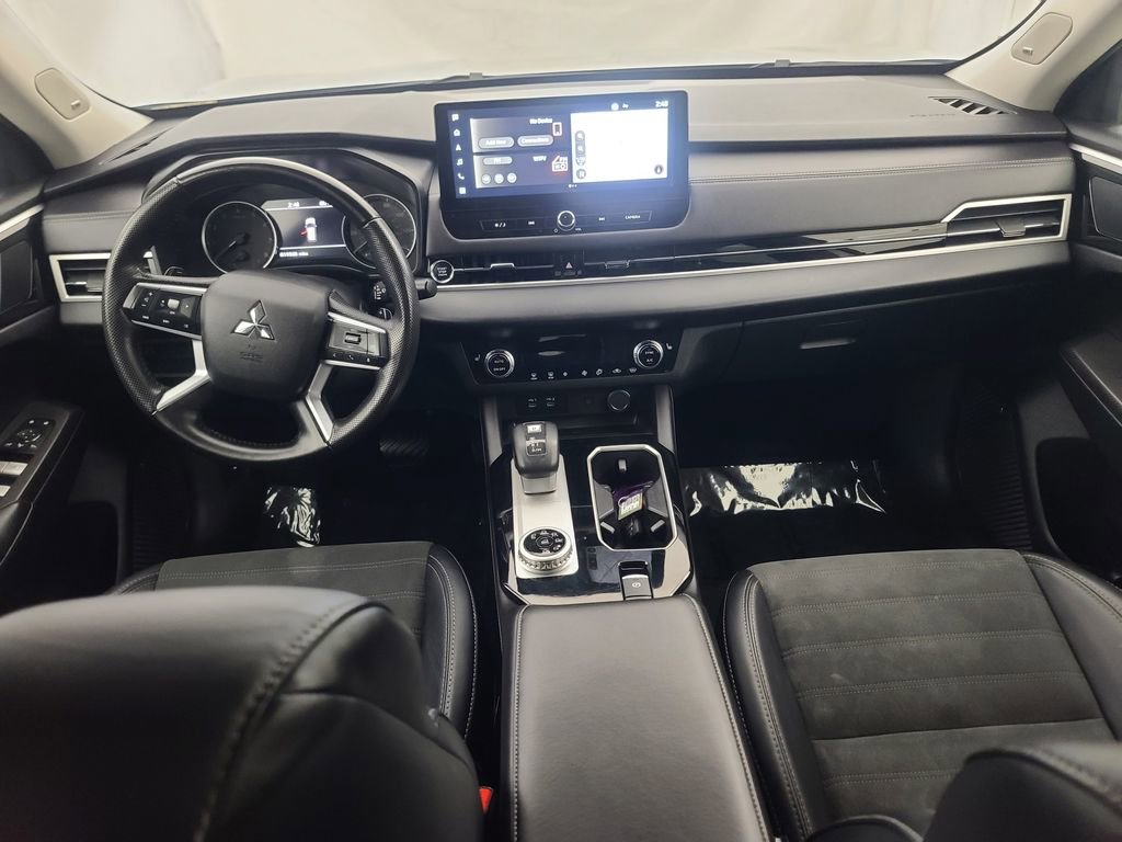 Used 2025 Mitsubishi Outlander SE AWD/4WD image 23