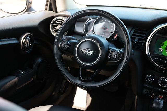 Used 2019 MINI Cooper 2-Door Hardtop image 30