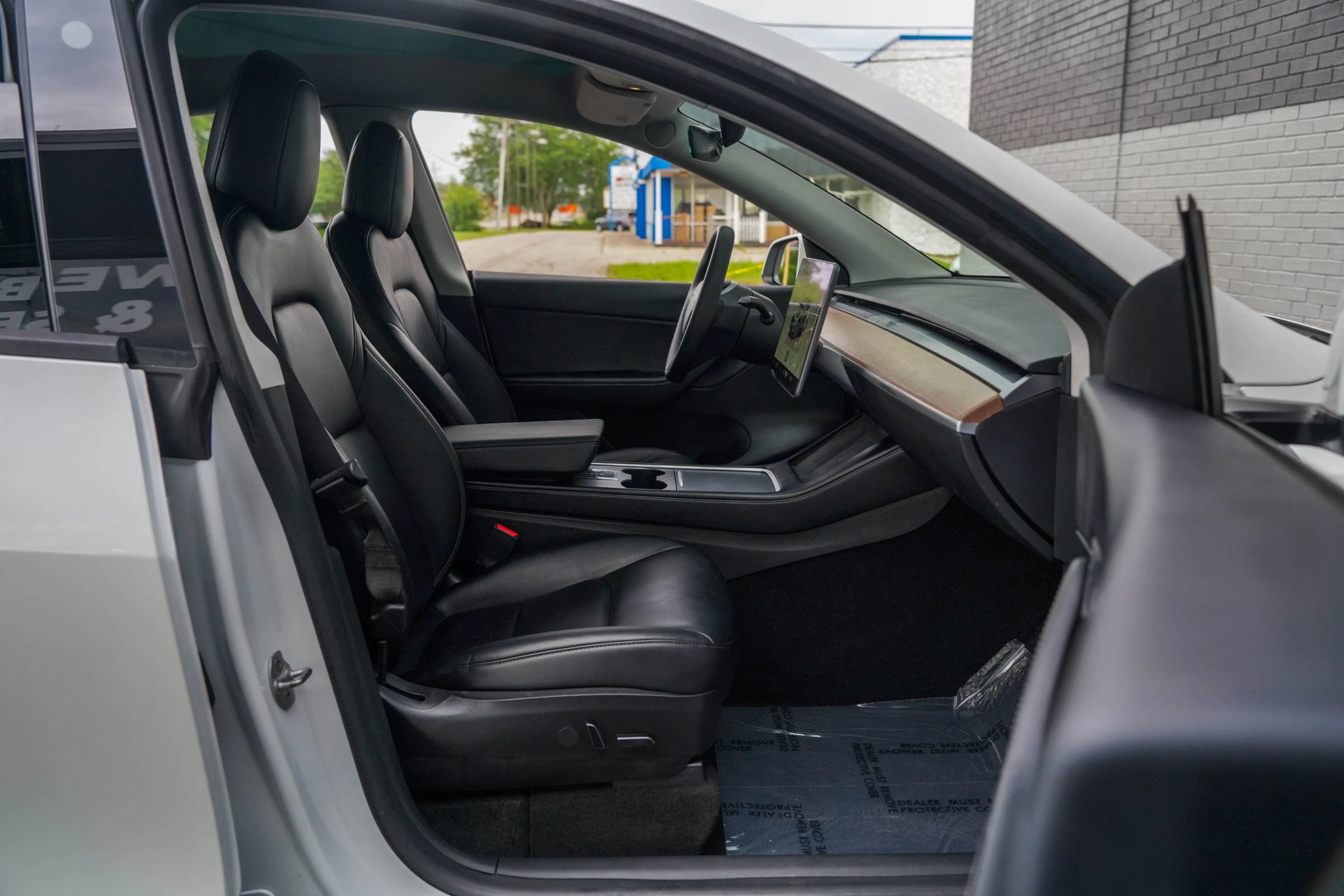 Used 2022 Tesla Model Y Long Range AWD/4WD image 24