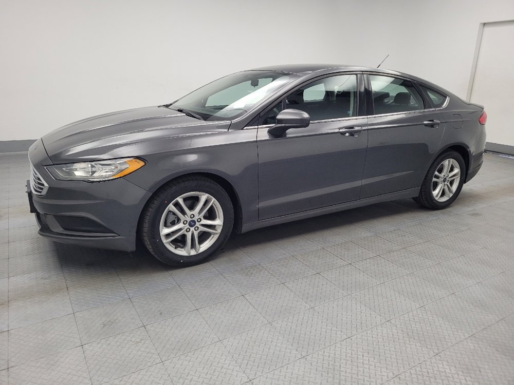 Used 2018 Ford Fusion SE w/ Fusion SE Technology Package image 2