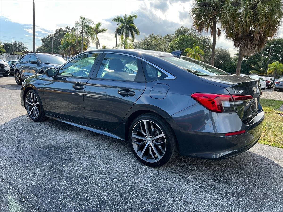 Used 2022 Honda Civic Touring image 7