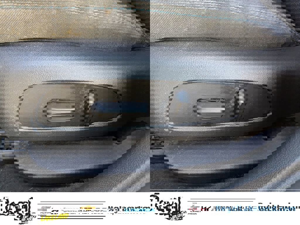 Used 2017 Chevrolet Cruze LT w/ Convenience Package image 17