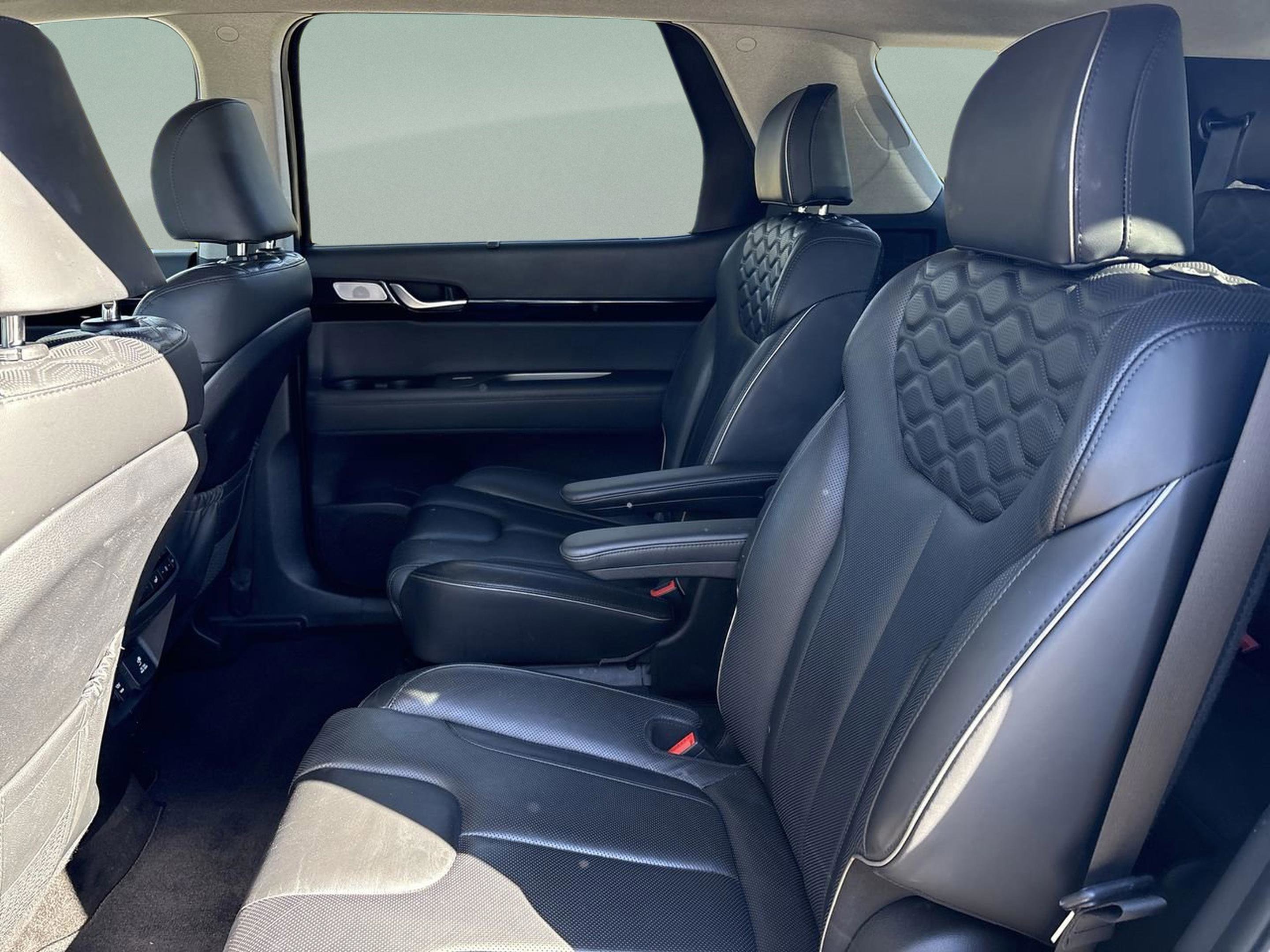 Used 2022 Hyundai Palisade Limited image 14