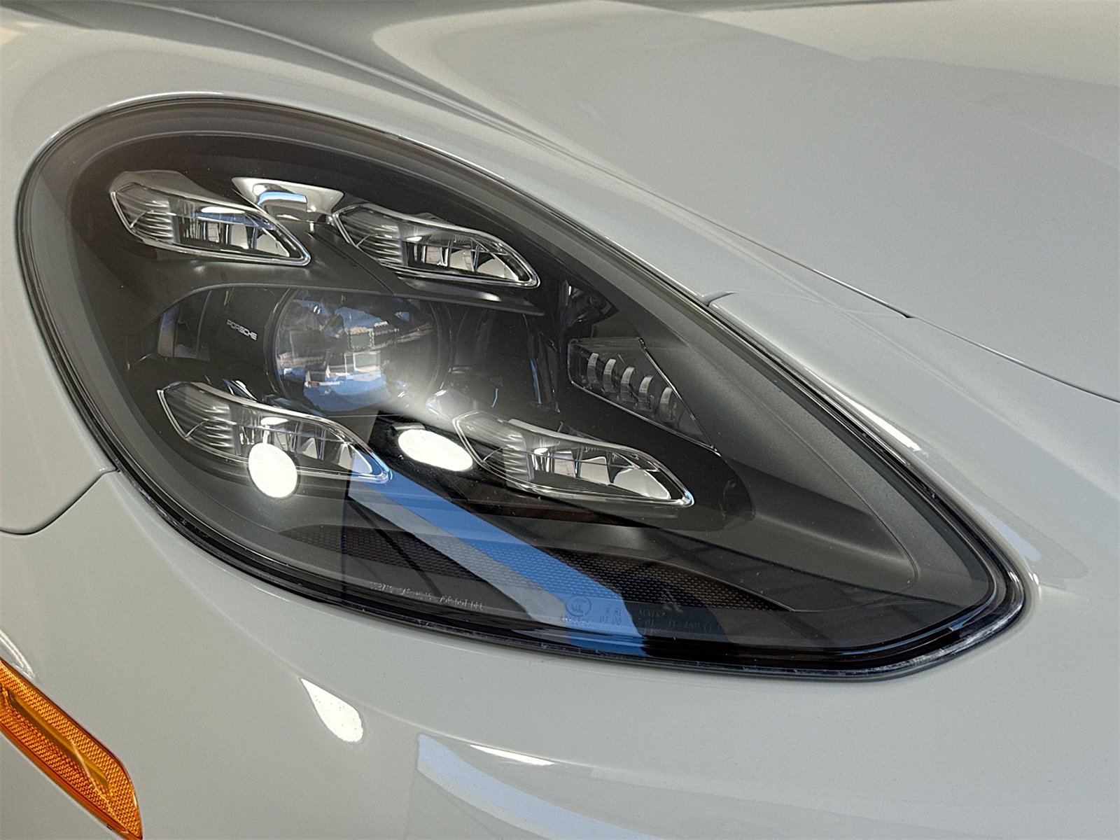 Used 2022 Porsche Panamera Platinum Edition image 28