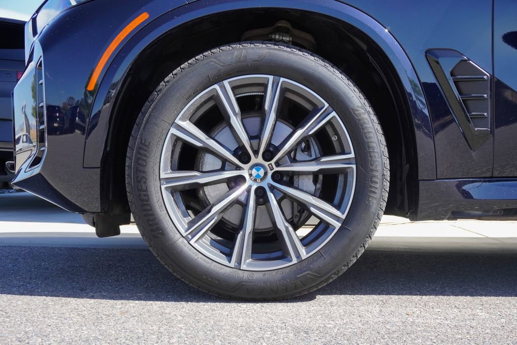 Used 2026 BMW X5 xDrive40i AWD/4WD image 32