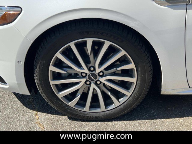 Used 2018 Lincoln Continental Select image 11