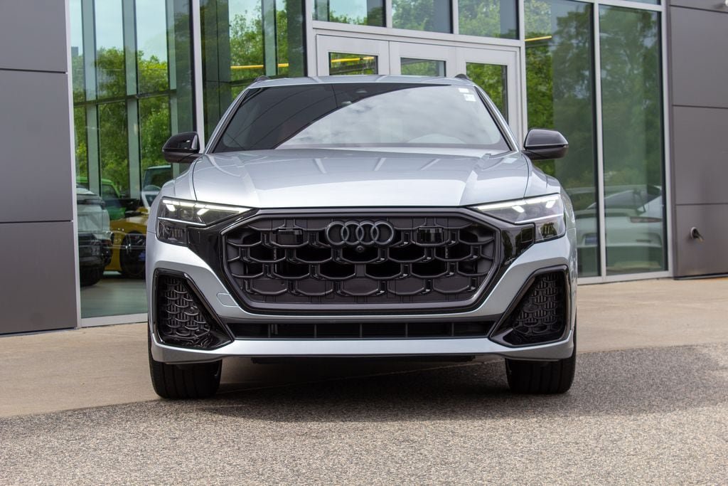 Used 2024 Audi SQ8 Premium Plus AWD/4WD image 2