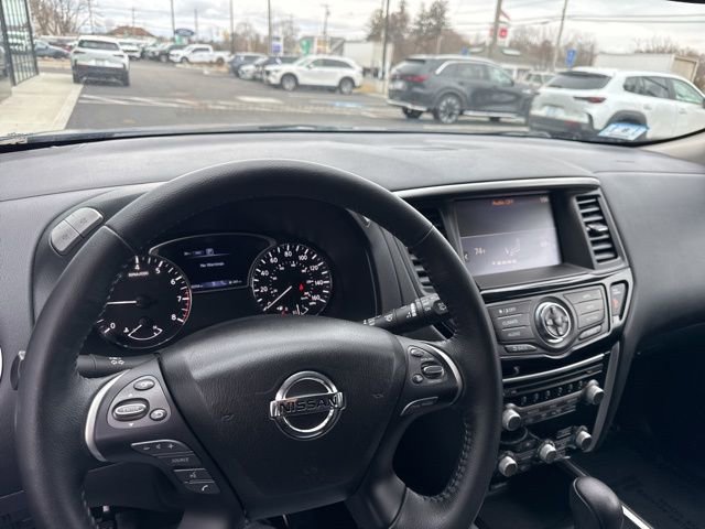 Used 2019 Nissan Pathfinder SV image 21