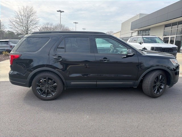 Used 2018 Ford Explorer XLT w/ Equipment Group 202A image 13