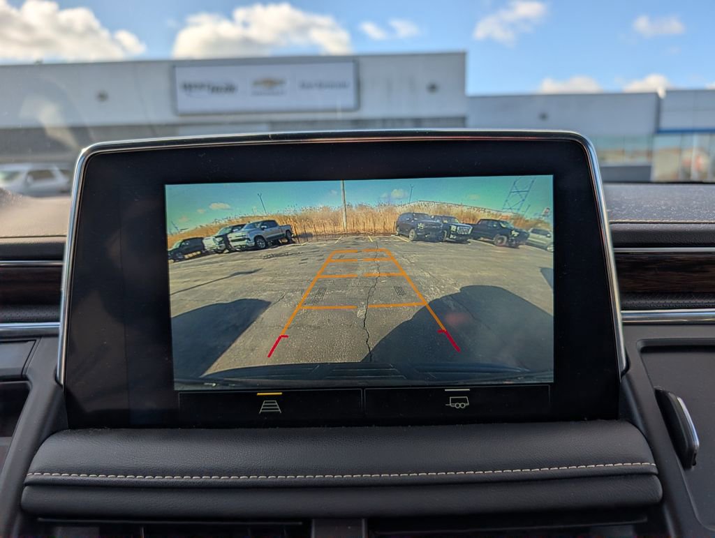 Used 2023 Chevrolet Suburban Premier image 22