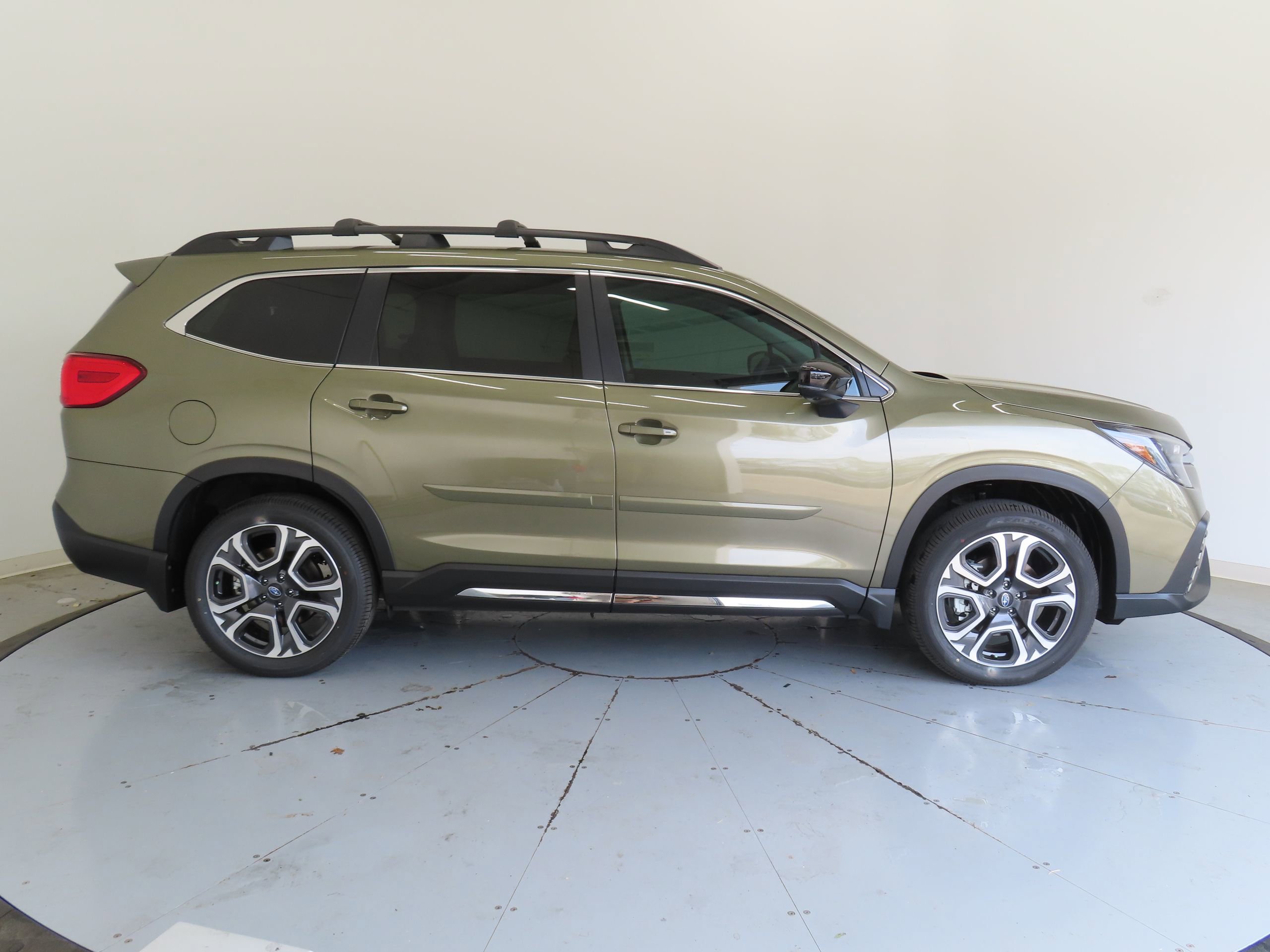 New 2026 Subaru Ascent Limited image 2