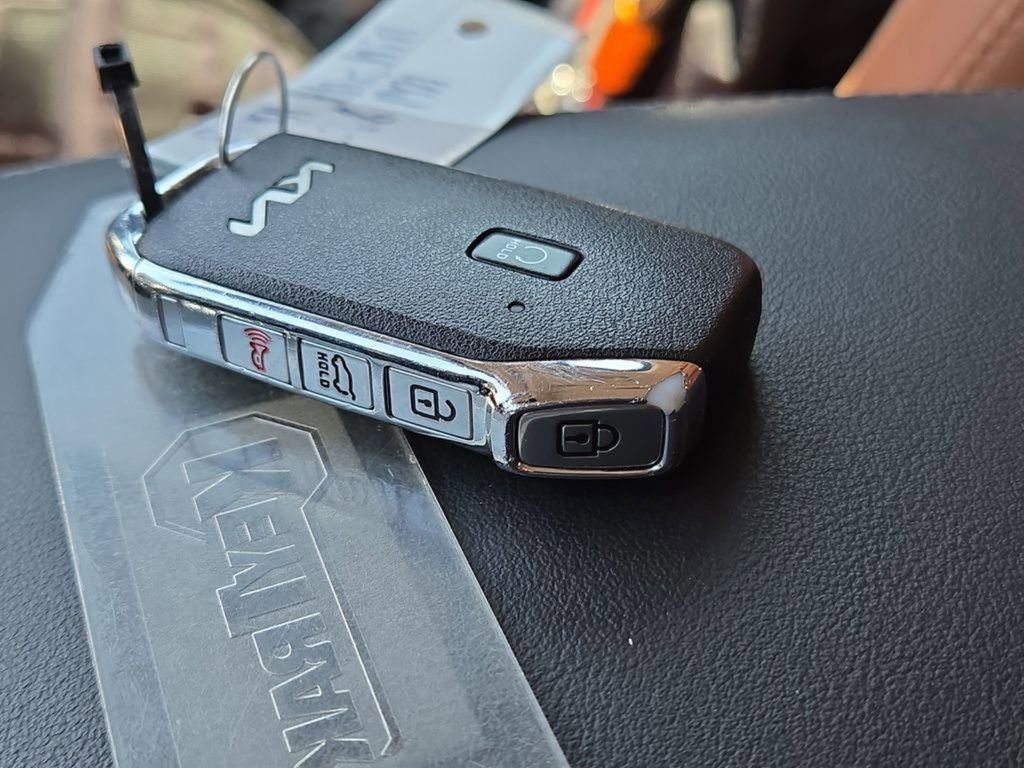 Certified 2023 Kia Sorento SX Prestige image 35