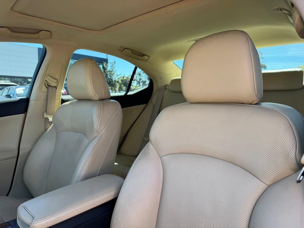 Used 2008 Lexus IS 250 w/ Premium Pkg RWD image 16