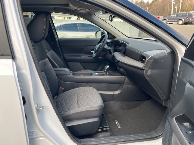 New 2026 Nissan Kicks SV w/ SV Premium Package AWD/4WD image 18